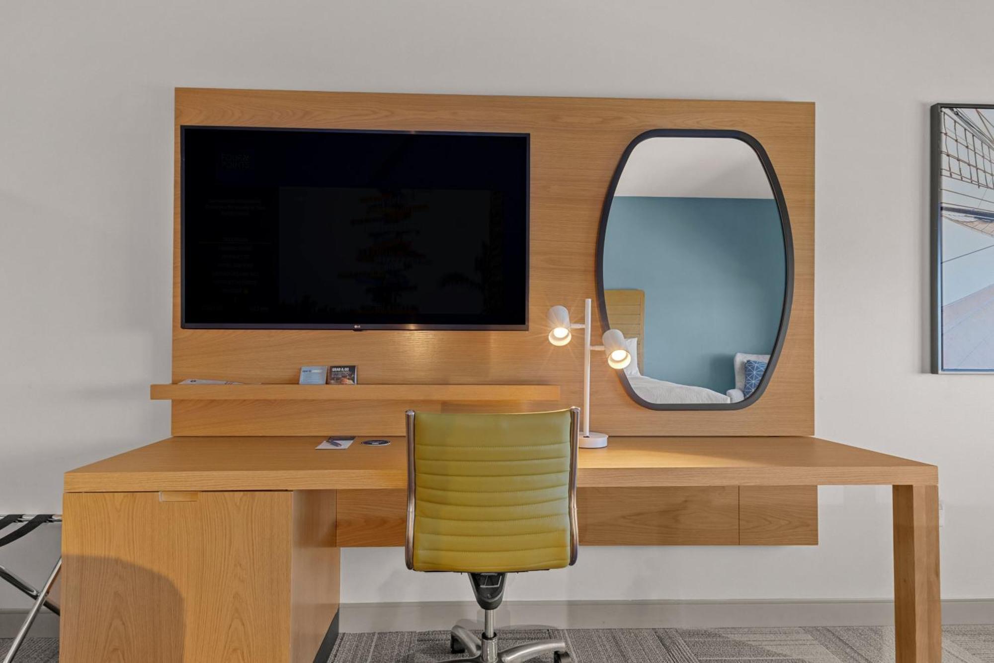 Four Points By Sheraton Punta Gorda Harborside Extérieur photo
