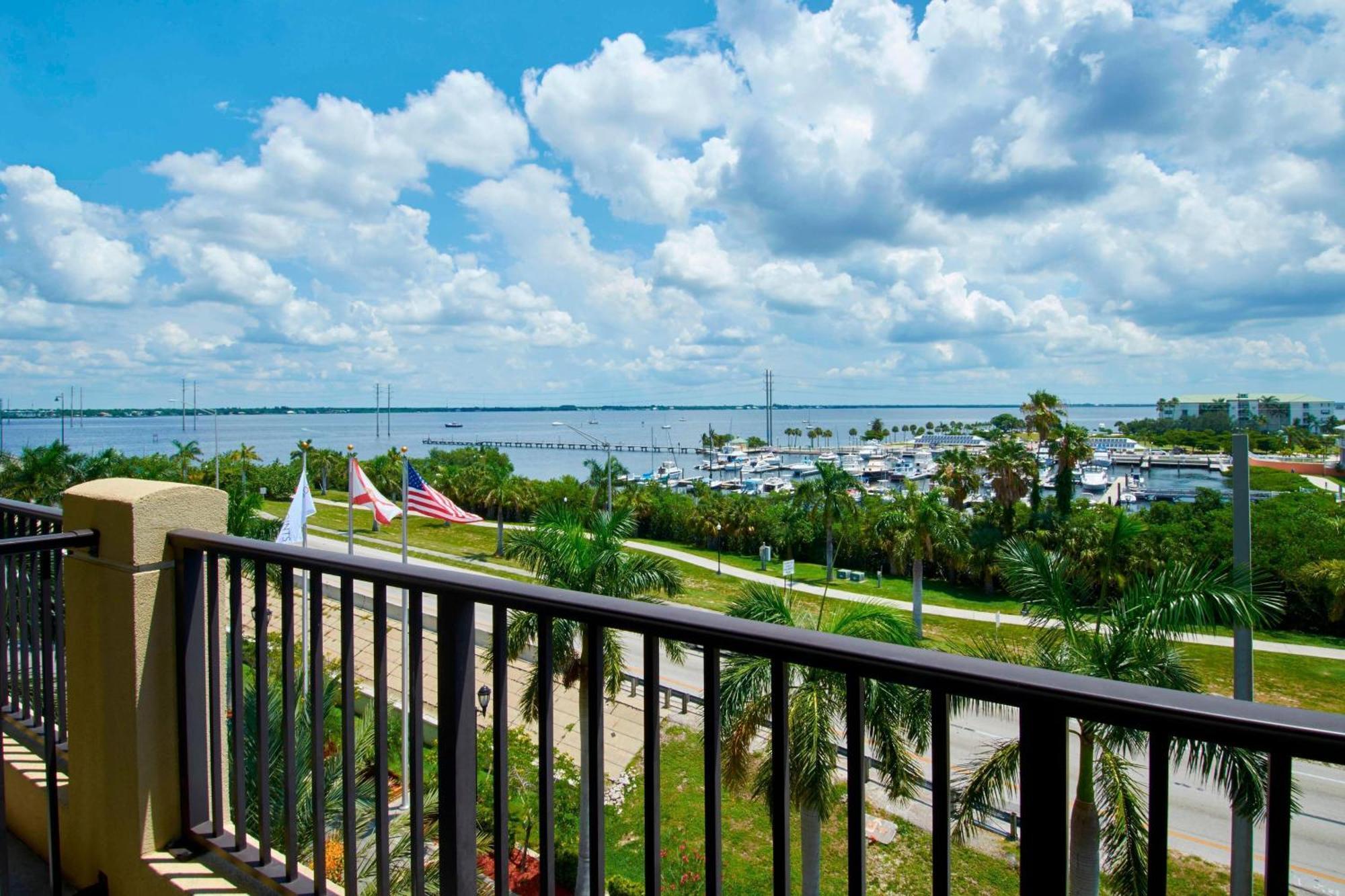 Four Points By Sheraton Punta Gorda Harborside Extérieur photo