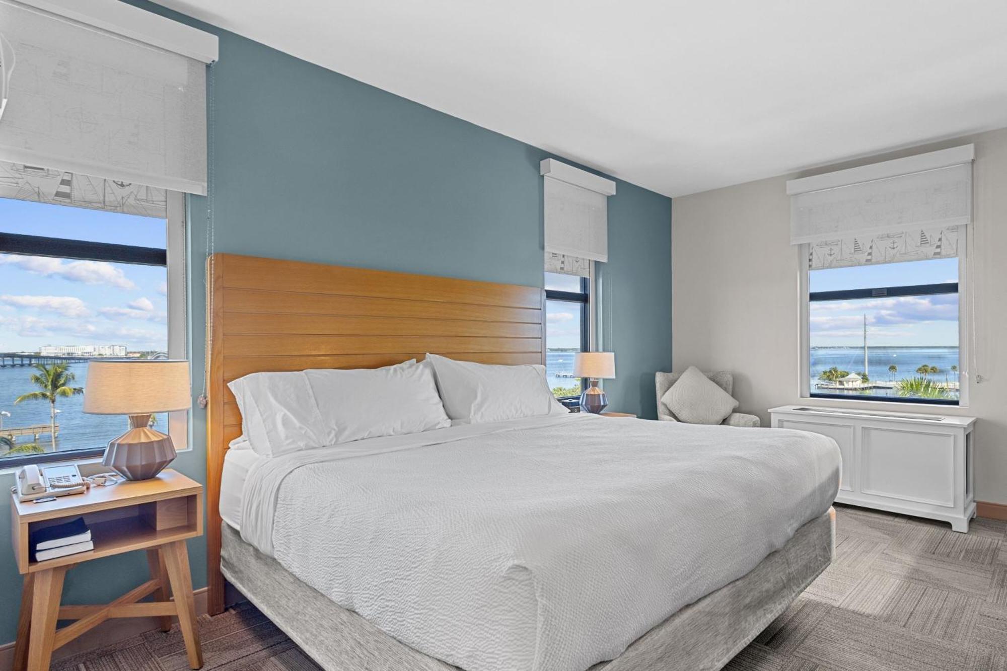Four Points By Sheraton Punta Gorda Harborside Extérieur photo