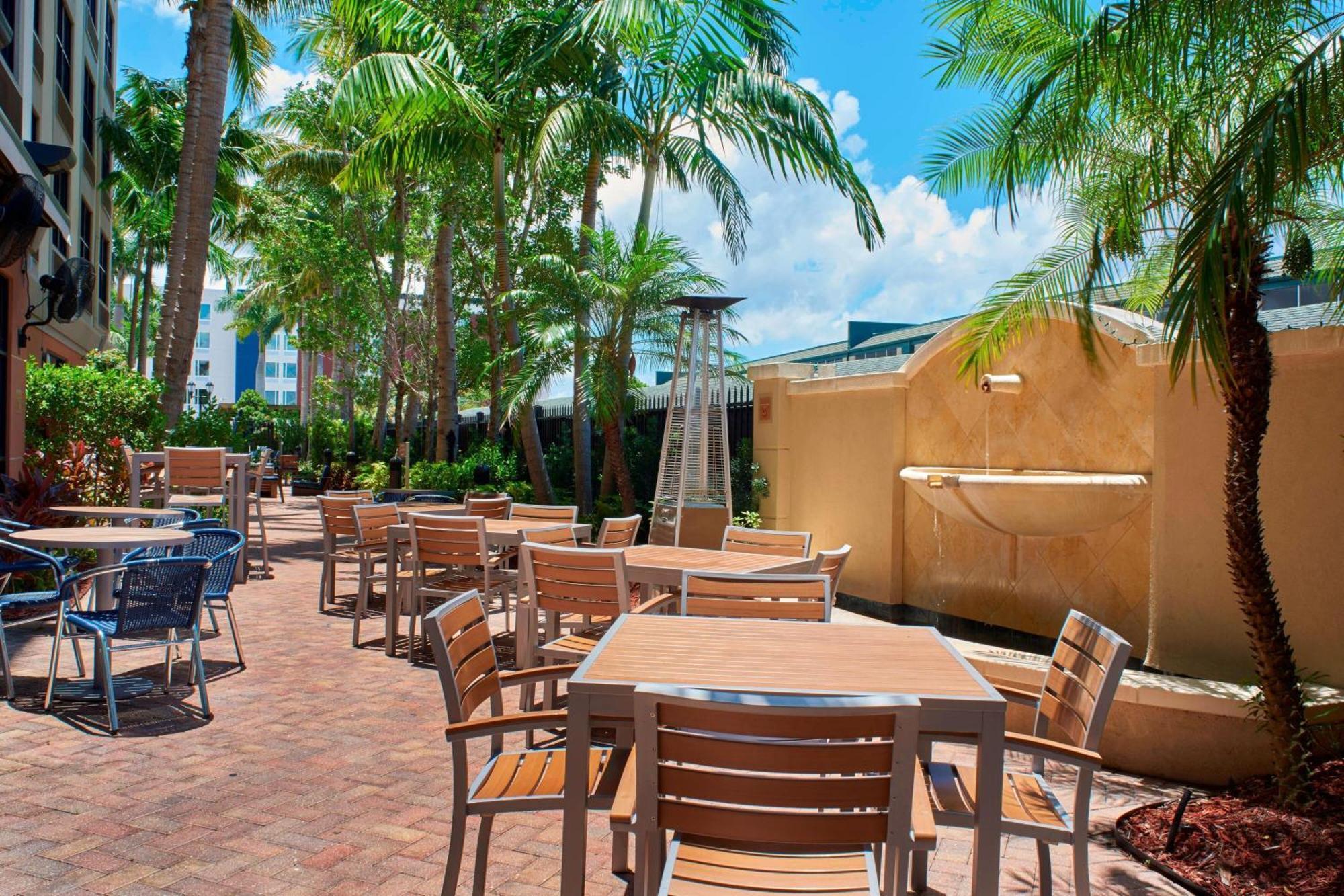 Four Points By Sheraton Punta Gorda Harborside Extérieur photo