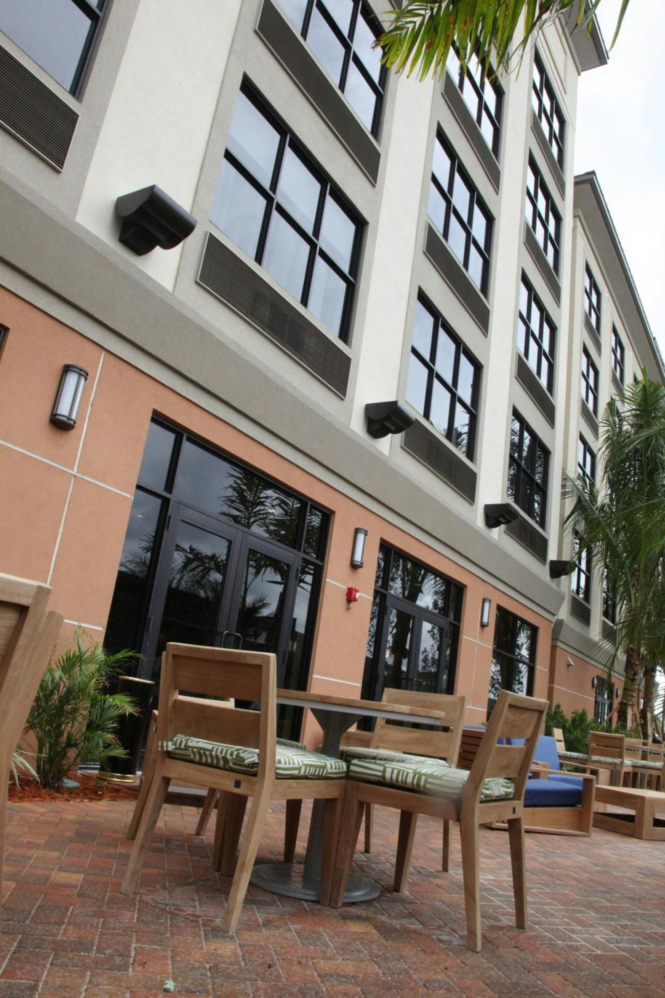 Four Points By Sheraton Punta Gorda Harborside Extérieur photo
